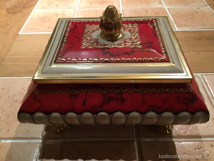 Cajas y cajitas met&aacute;licas: ANTIGUA CAJA DE CHAPA JOYERO - UNA PRECIOSIDAD