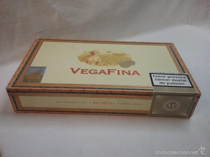 Bo&icirc;tes et petites bo&icirc;tes m&eacute;talliques: CAJA DE MADERA VACIA DE PUROS VEGAFINA  - 25 CORONAS TUBOS - REP&Uacute;BLICA DOMINICANA