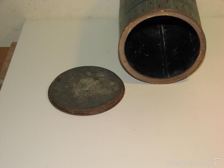 Cajas y cajitas met&aacute;licas: ANTIGUO BOTE DE ESPUMOL - Foto 3