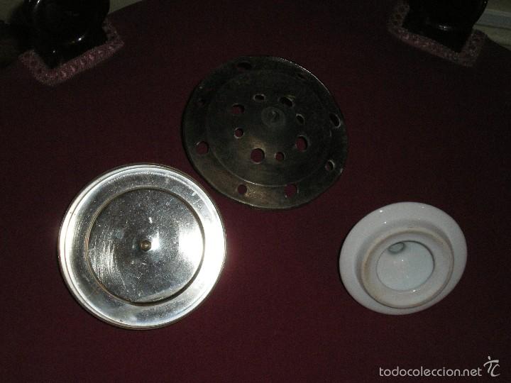 Cajas y cajitas met&aacute;licas: LOTE DE CUATRO TAPAS DE DIVERSAS PIEZAS - Foto 2