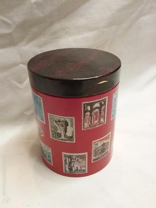 Bo&icirc;tes et petites bo&icirc;tes m&eacute;talliques: ANTIGUA CAJA LATA MET&Aacute;LICA REDONDA DECORADA CON SELLOS PASTCAFE - PASTILLAS CAF&Eacute; Y LECHE - LOGRO&Ntilde;O