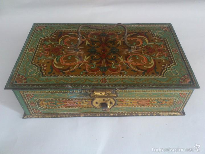 Cajas y cajitas met&aacute;licas: ANTIGUA CAJA DE CHAPA - CONFITERIA DE MARON, PROVEEDOR DE LA REAL CASA, MEDIDAS 15,5 X 9,5 X 4 CM