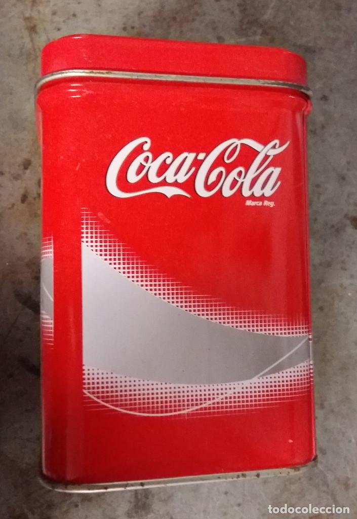 Bo&icirc;tes et petites bo&icirc;tes m&eacute;talliques: Caja de lata publicidad Cocacola