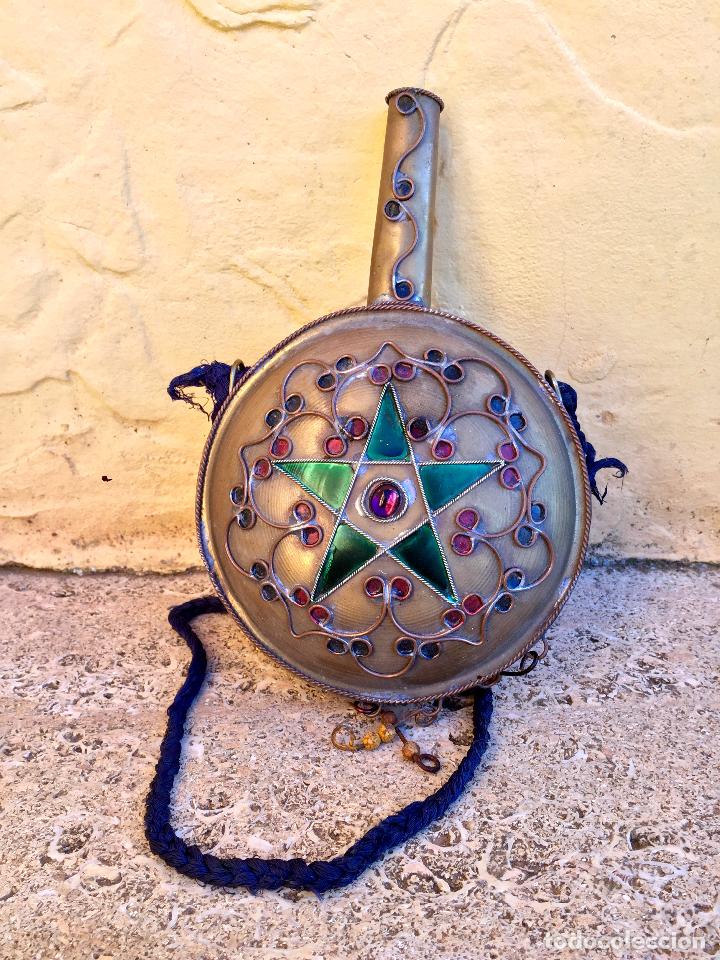 Caixas e caixinhas met&aacute;licas: ANTIGUO RECIPIENTE BOTELLA, ENVASE DE BRONCE PARA GUARDAR POLVORA PARA TRABUCO, FIESTAS
