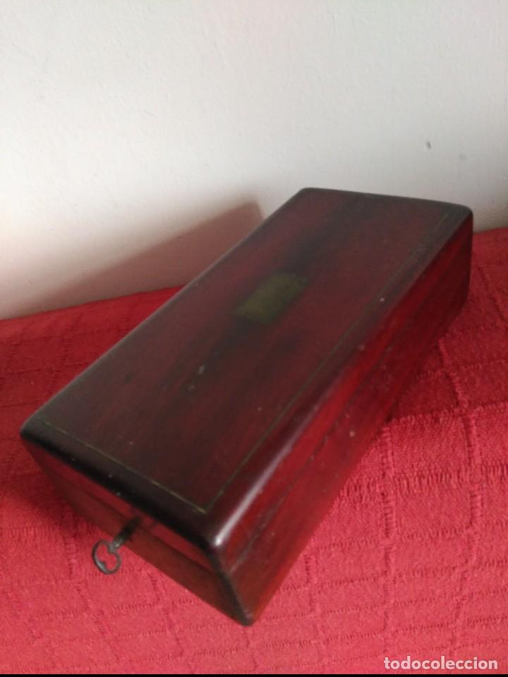 Cajas y cajitas met&aacute;licas: Muy antigua Caja de caoba y bronce posiblemente una imprenta portatil o similar con llave
