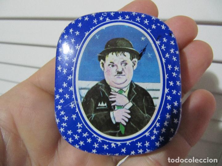 Cajas y cajitas met&aacute;licas: ANTIGUA Y RARA CAJITA METALICA DE OLIVER HARDY