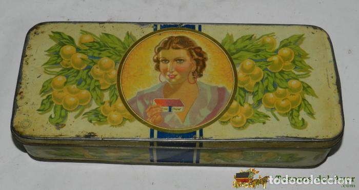 Blechdosen und Kisten: ANTIGUA CAJA DE HOJALATA LITOGRAFIADA CON PUBLICIDAD DE LA FAMA. FABRICA DE DULCE DE MEMBRILLO, PUEN