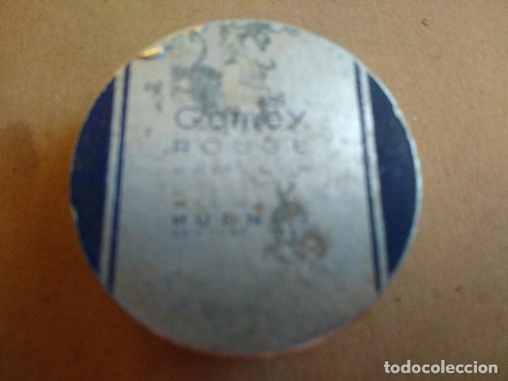 Cajas y cajitas met&aacute;licas: PEQUE&Ntilde;A CAJA ANTIGUA DE POLVOS PARA LA CARA, CON TIMBRE METALICO DE BARCELONA, VER FOTOS