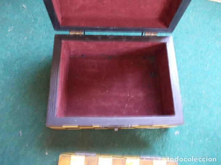 Cajas y cajitas met&aacute;licas: lote 2 cajas de madera con madera y otro material incrustado - Foto 4