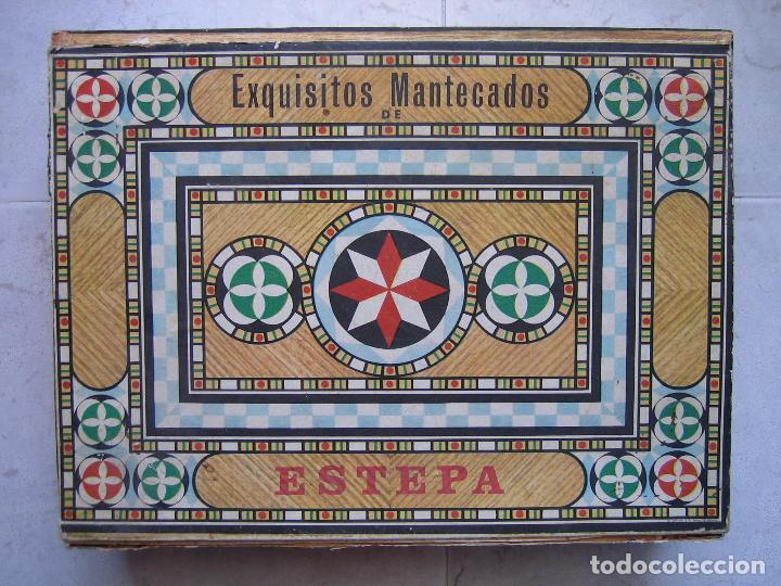 Cajas y cajitas met&aacute;licas: Caja de mantecados de Estepa. La manzana. Antonio Jimenez Fern&aacute;ndez. Medidas 32x24,5x8 cm