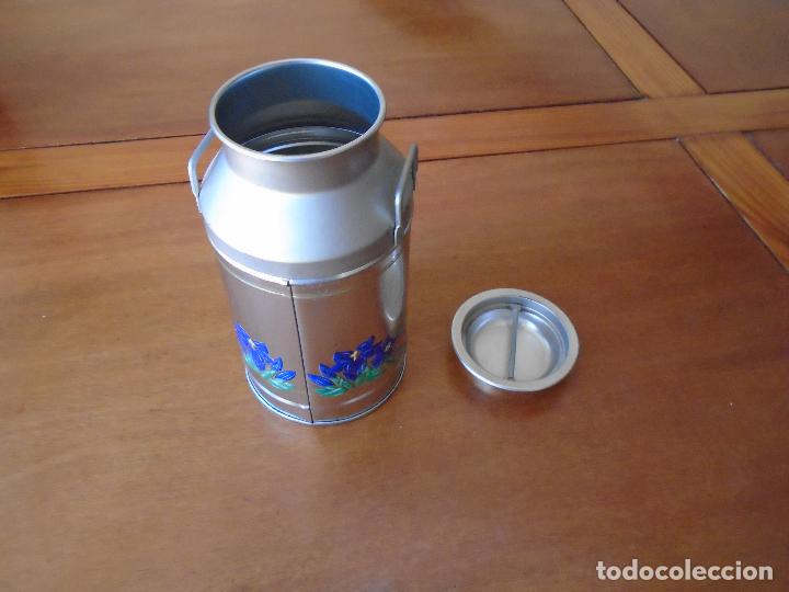 Cajas y cajitas met&aacute;licas: LECHERA DE HOJALATA DE BOMBONES - Foto 1