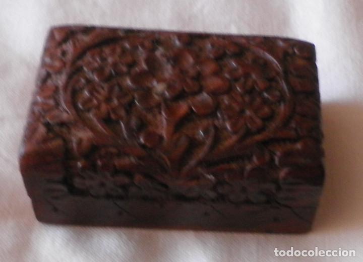 Cajas y cajitas met&aacute;licas: cajita de madera tallada - Foto 1