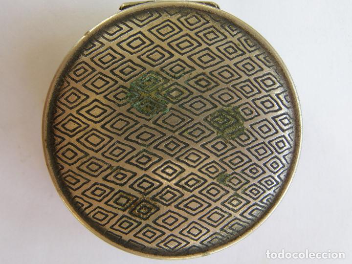 Cajas y cajitas met&aacute;licas: PASTILLERO DE ALPACCA ART DECO(CIRCA 1920). WYBERT GABA. COMPA&Ntilde;IA FARMACEUTICA SUIZA. BASILEA