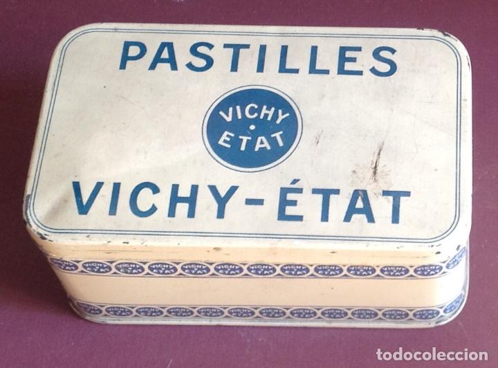 Bo&icirc;tes et petites bo&icirc;tes m&eacute;talliques: Pastilles Vichy - Etat. Allyer. France. 8 x 13,7 cm. . Vell i Bell