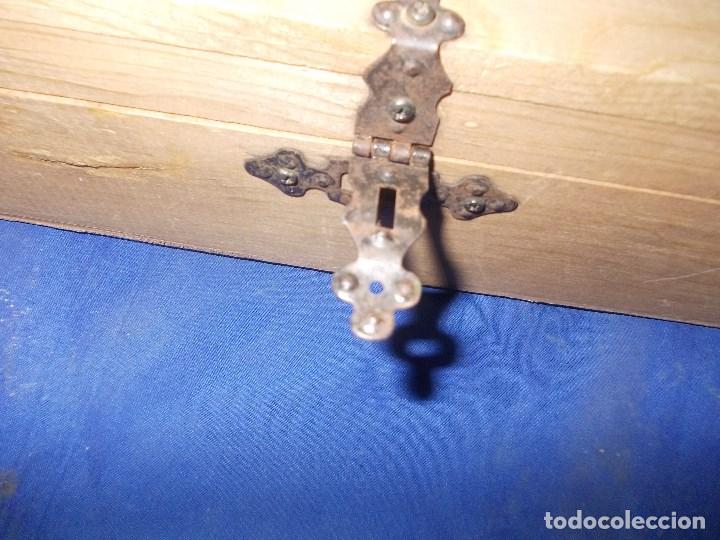 Cajas y cajitas met&aacute;licas: caja de vino de madera - Foto 3