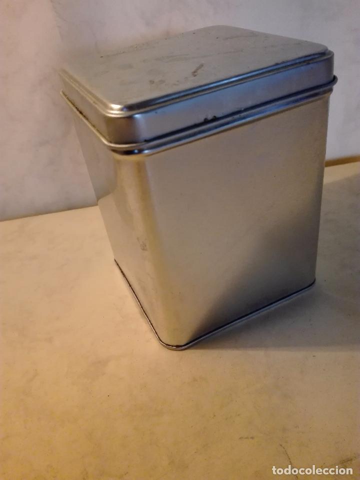Caixas e caixinhas met&aacute;licas: SENCILLA CAJA METALICA CON TAPA - 8.8 X 8.8 X 11 CM. ALTO