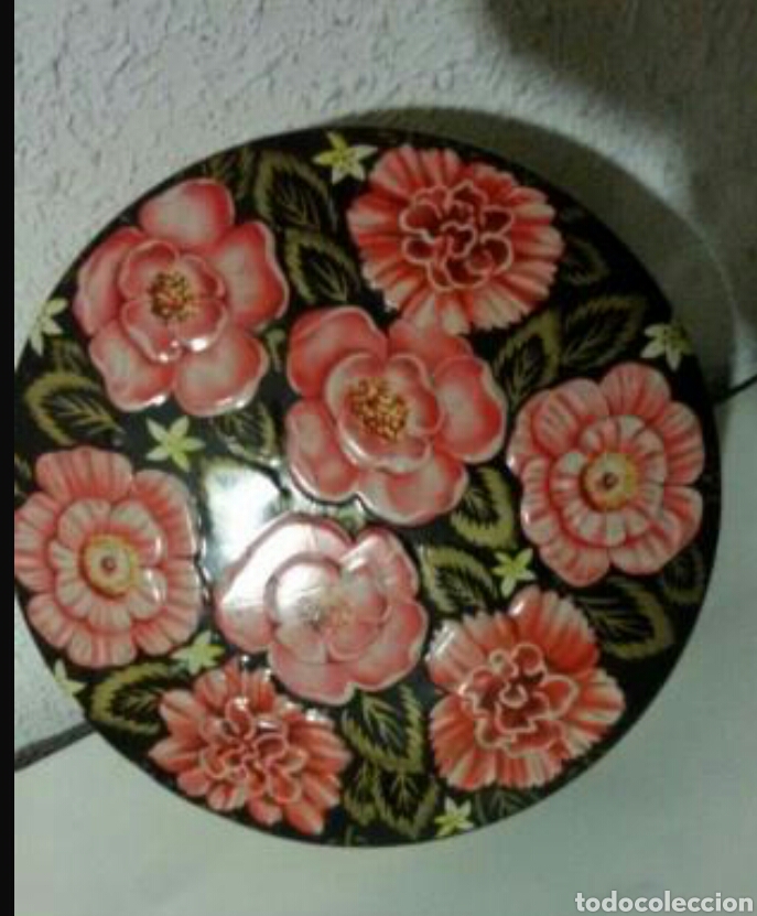 Cajas y cajitas met&aacute;licas: Lata con rosas en relieve en dos dimensiones - Foto 3