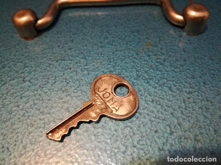 solida caja de caudales antigua llave hueca caj - Compra venta en  todocoleccion