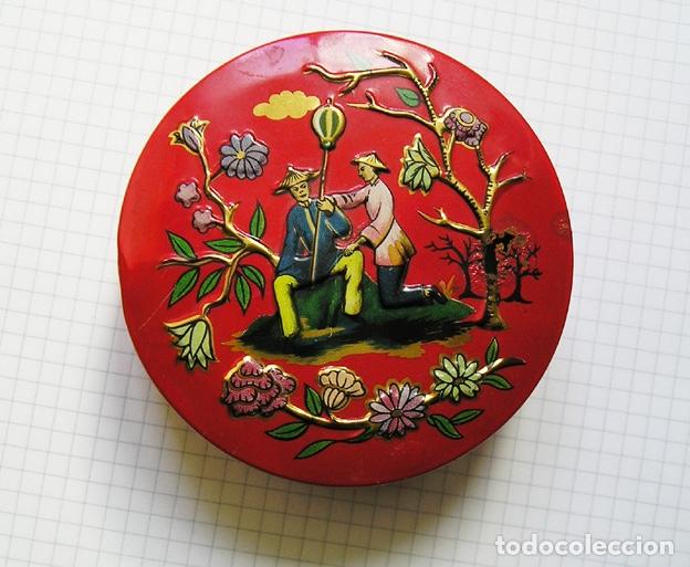 Cajas y cajitas met&aacute;licas: Caja met&aacute;lica china estampada en relieve - 7,5 cm x 2,5 cm