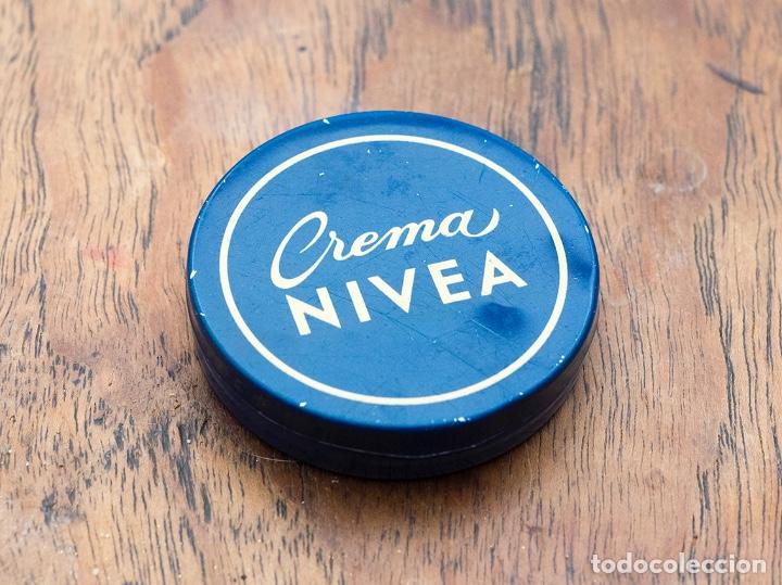 Cajas y cajitas met&aacute;licas: Peque&ntilde;a y rara Caja met&aacute;lica de nivea crema, &rdquo;crema no creme&rdquo; en espa&ntilde;ol