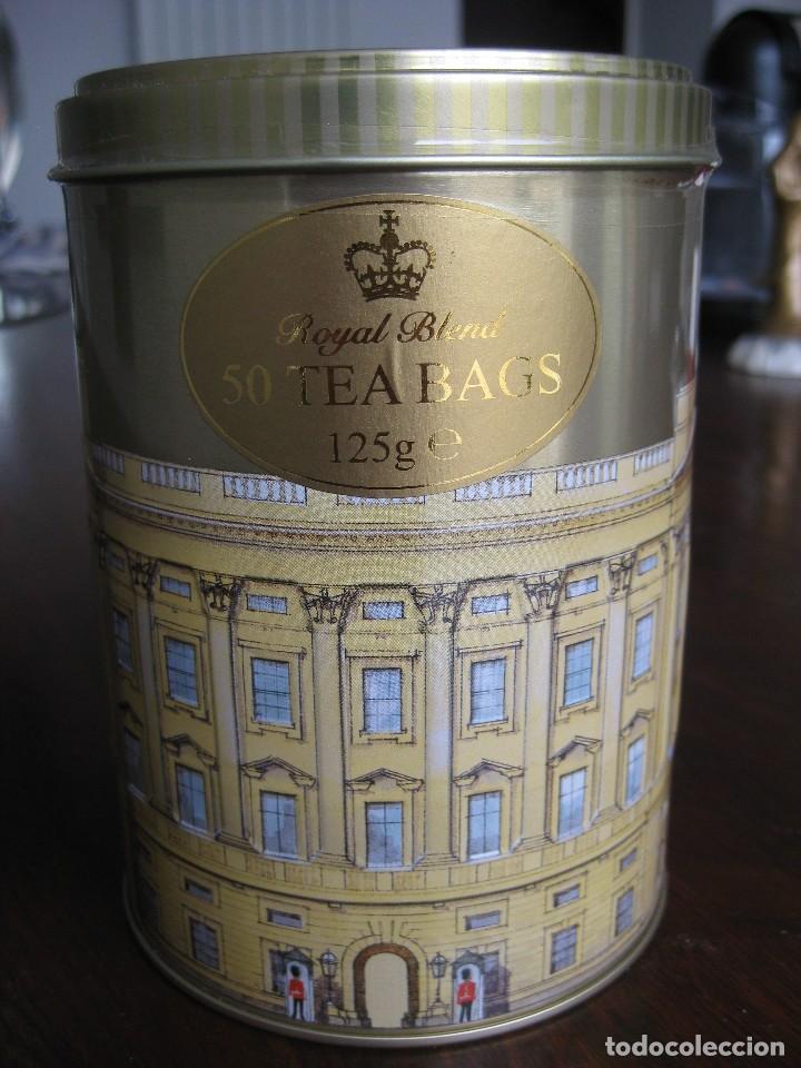 Boxes and metal boxes: POTE DE TE BUCKINGHAM PALACE, con el personal de la Reina Elisabett
