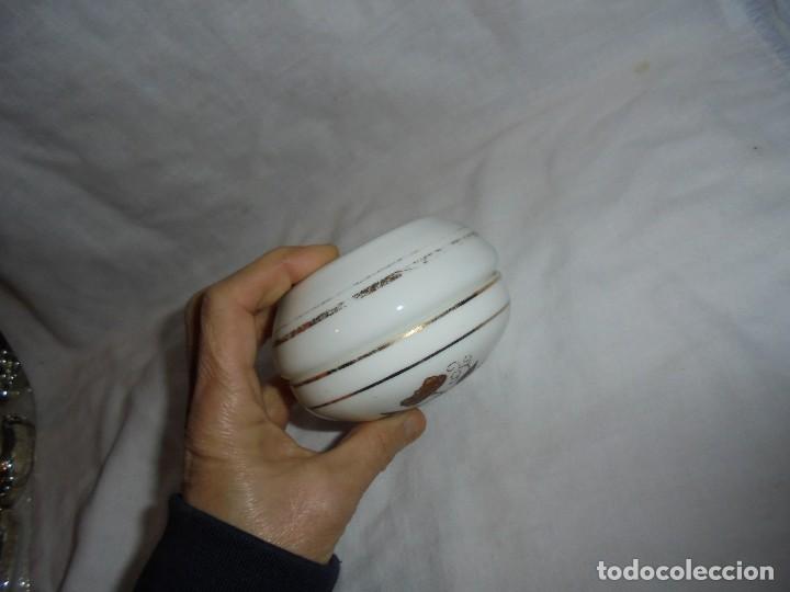 Cajas y cajitas met&aacute;licas: CAJITA  DE OPALINA CON LA TAPA DECORADA A MANO - Foto 5