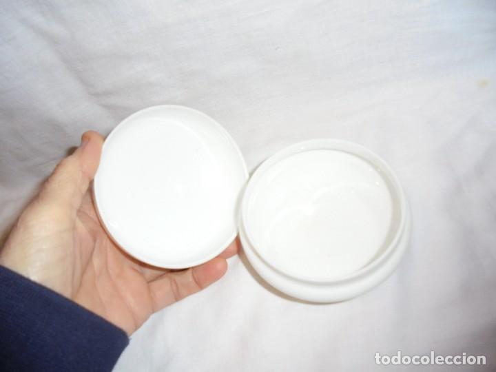 Cajas y cajitas met&aacute;licas: CAJITA  DE OPALINA CON LA TAPA DECORADA A MANO - Foto 9
