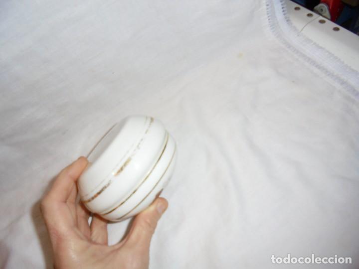 Cajas y cajitas met&aacute;licas: CAJITA  DE OPALINA CON LA TAPA DECORADA A MANO - Foto 11