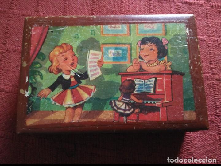 Cajas y cajitas met&aacute;licas: antigua caja tocador o joyero con espejo