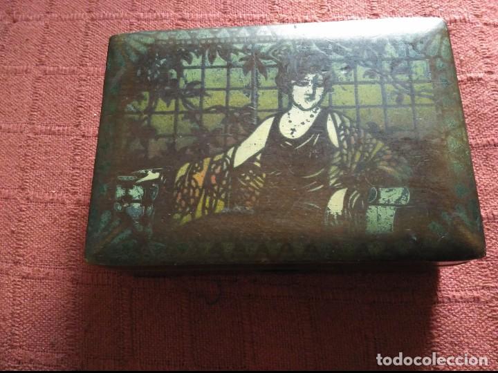 Cajas y cajitas met&aacute;licas: antigua  caja joyero o tocador pintura al estarcido con espejo