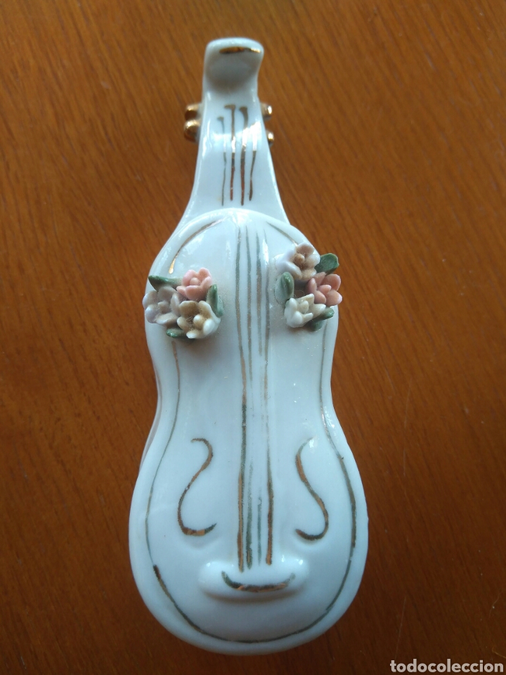 Cajas y cajitas met&aacute;licas: Bonita cajita joyero cer&aacute;mica decorada y pintada en dorado RECUERDO DE BENIDORM