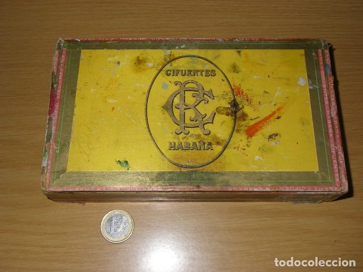 Cajas y cajitas met&aacute;licas: Caja de puros Cifuentes Habana, 25 petit bouquest cellophane. 19 x 11 x 4 cm.