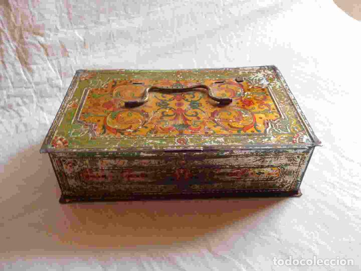 Cajas y cajitas met&aacute;licas: M69 Caja met&aacute;lica art d&eacute;co de Chocolates y Caf&eacute;s La Cubana. Sebasti&aacute;n Nicolas. Badajoz. A&ntilde;os 20.