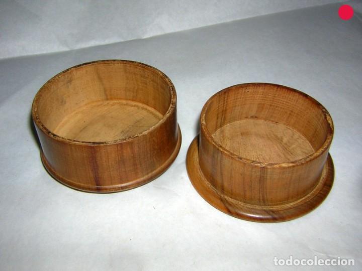 Cajas y cajitas met&aacute;licas: POLVERA ANTIGUA DE MADERA - Foto 3