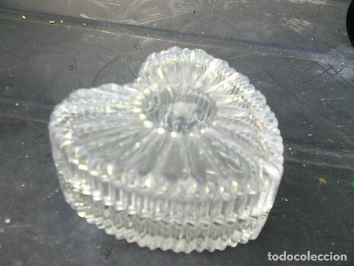 Cajas y cajitas met&aacute;licas: Cajita joyero en cristal con forma de corazon - Para joyeria o bisuteria