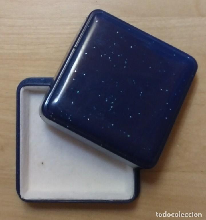 Cajas y cajitas met&aacute;licas: Elegante cajita pl&aacute;stico duro azul con topitos - interior forrado - 5cm x 5cm x 2cm