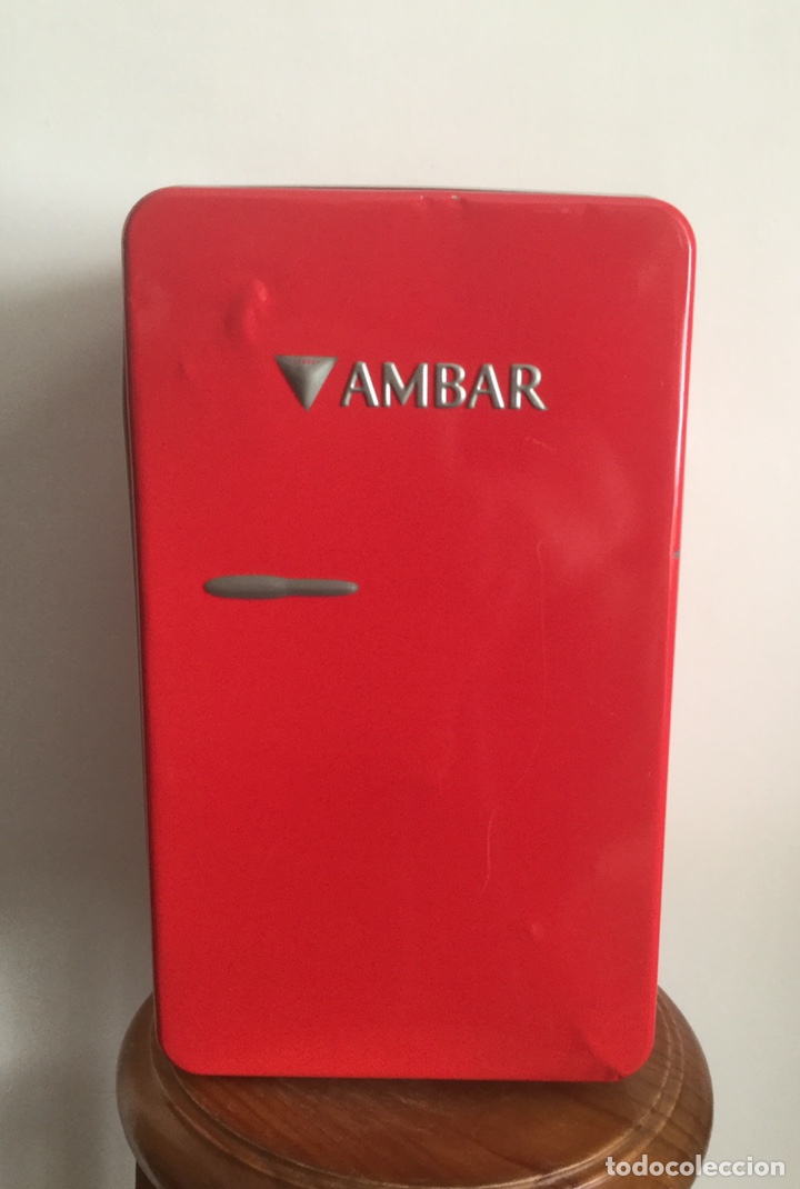 Cajas y cajitas met&aacute;licas: CAJA DE METAL DE CERVEZAS &Aacute;MBAR CON FORMA DE NEVERA