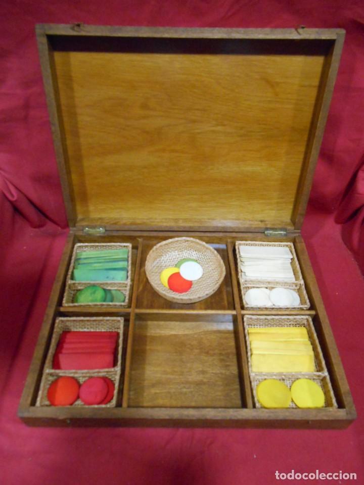 Cajas y cajitas met&aacute;licas: ANTIGUA CAJA DE MADERA NOBLE CON FICHAS DE HUESO PARA JUGAR AL POKER