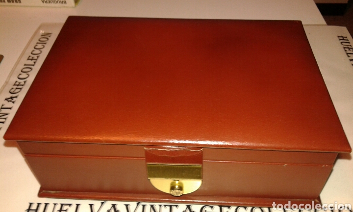 Cajas y cajitas met&aacute;licas: Joyero forrado en piel, a&ntilde;os 60-70, ( 21&times;7&times;14cm ).