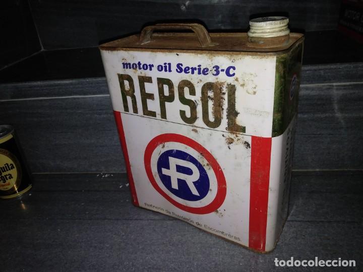 Casse e cassette metalliche: Antigua lata REPSOL de chapa garrafa de aceite coche maquina motor diesel