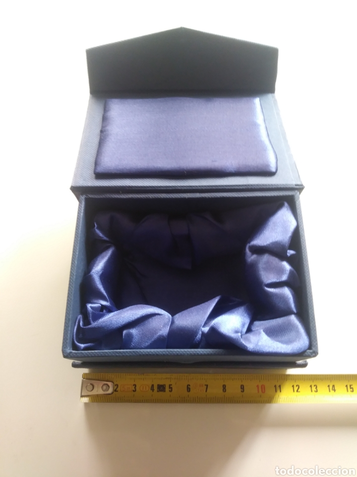 Cajas y cajitas met&aacute;licas: Caja azul acolchada - Foto 2