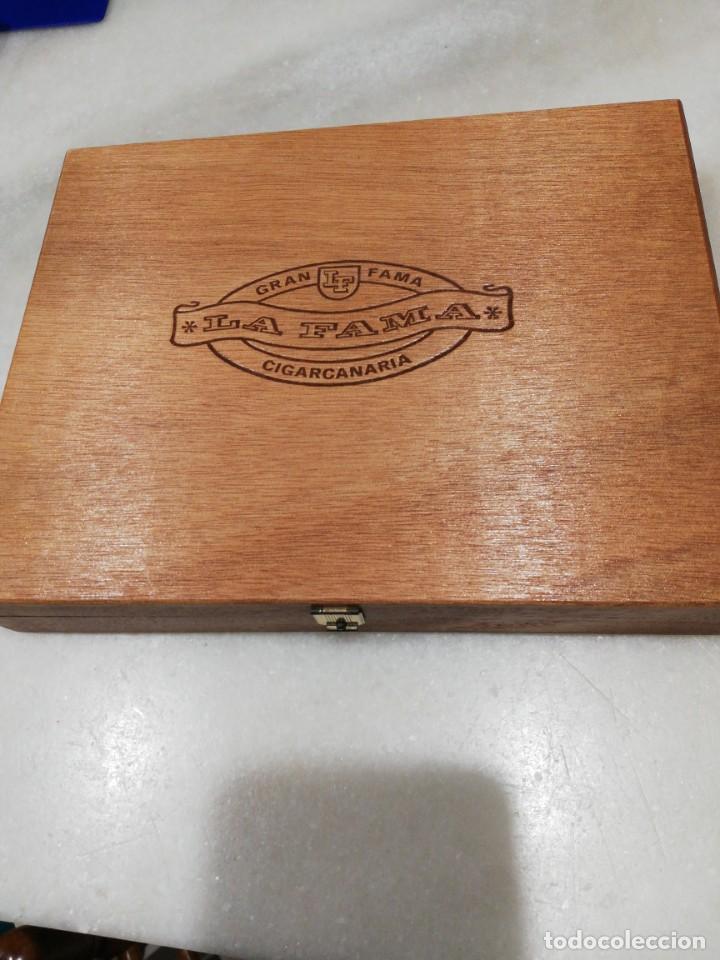 Casse e cassette metalliche: Antigua caja de puros LA FAMA.