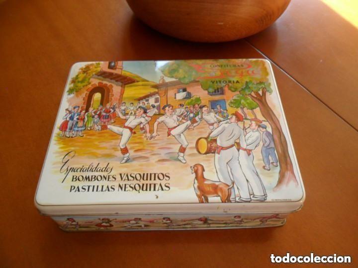 Cajas y cajitas met&aacute;licas: CAJA DE BOMBONES VASQUITOS - Foto 1