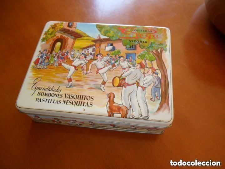 Cajas y cajitas met&aacute;licas: CAJA DE BOMBONES VASQUITOS - Foto 2