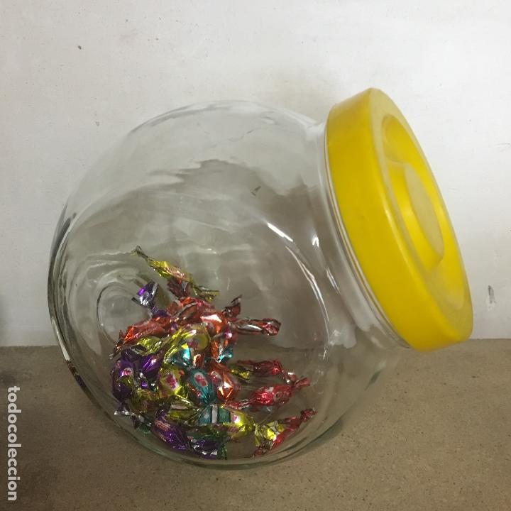 Caixas e caixinhas met&aacute;licas: antiguo frasco tarro bote de cristal tapa de plastico para caramelos de antiguo ultramarinos