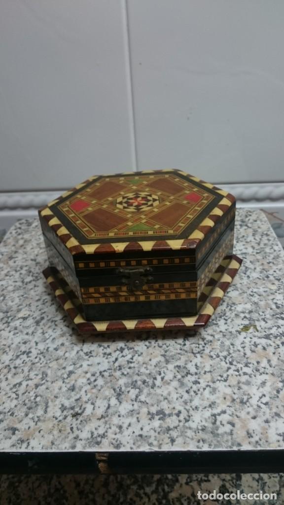 Cajas y cajitas met&aacute;licas: CAJA JOYERO DE MARQUETERIA