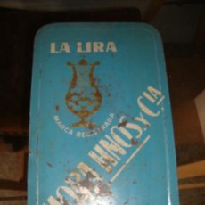Cajas y cajitas metálicas: ANTIGUA TAPA DE CHAPA VER FOTO. Lote 168290060