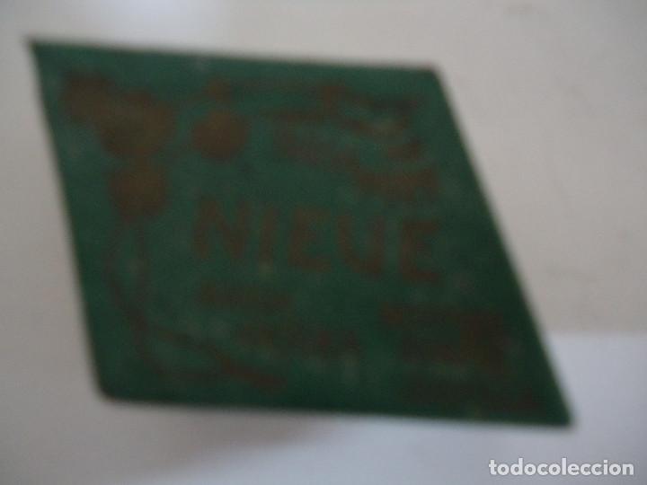 Bo&icirc;tes et petites bo&icirc;tes m&eacute;talliques: CAJITA DE CARTON CON FORMA DE ROMBO DE POLVOS DE ARROZ NIEVE MARCA ANFORA. COLOR VERDE. --4