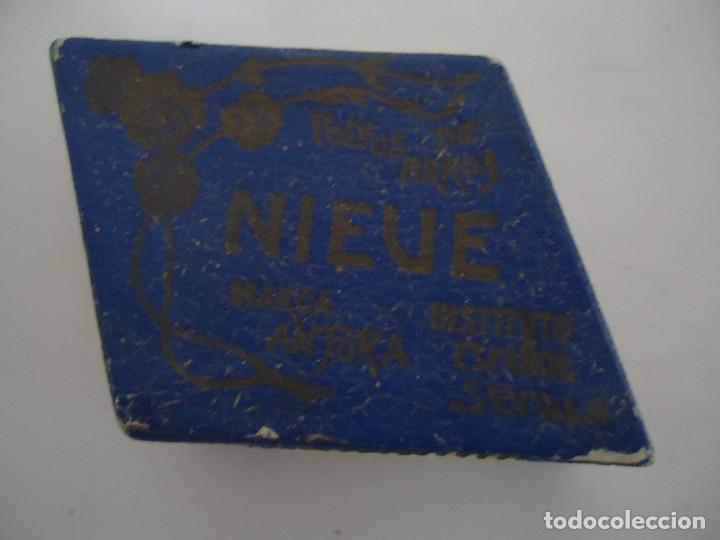 Bo&icirc;tes et petites bo&icirc;tes m&eacute;talliques: CAJITA DE CARTON CON FORMA DE ROMBO DE POLVOS DE ARROZ NIEVE MARCA ANFORA. COLOR AZUL. --4