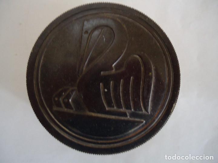 Bo&icirc;tes et petites bo&icirc;tes m&eacute;talliques: CAJA DE BAQUELITA DE LA MARCA PELICAN CON CINTA DE MAQUINA DE ESCRIBIR SIN USAR. --- 3